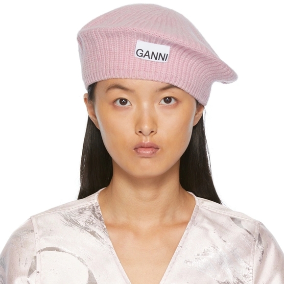 Ganni Accessories - NEW Ganni pink beret, lilac sachet, A4430